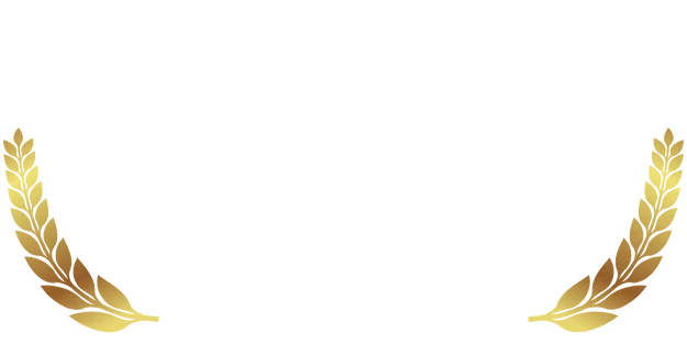 金色の飾り飾りを背景に「葬儀 さいたま市」案内を示すバナー